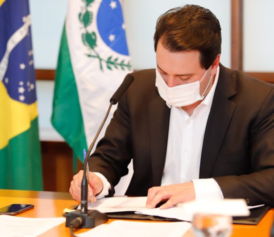 Com adiamento do IPVA, Governo lança pacote de medidas para cidadãos e empresas Foto: Rodrigo Felix Leal