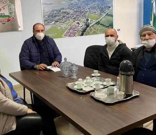 Em Tapejara, Chebli Nabhan foi tratar de geração de empregos com o prefeito Pezão